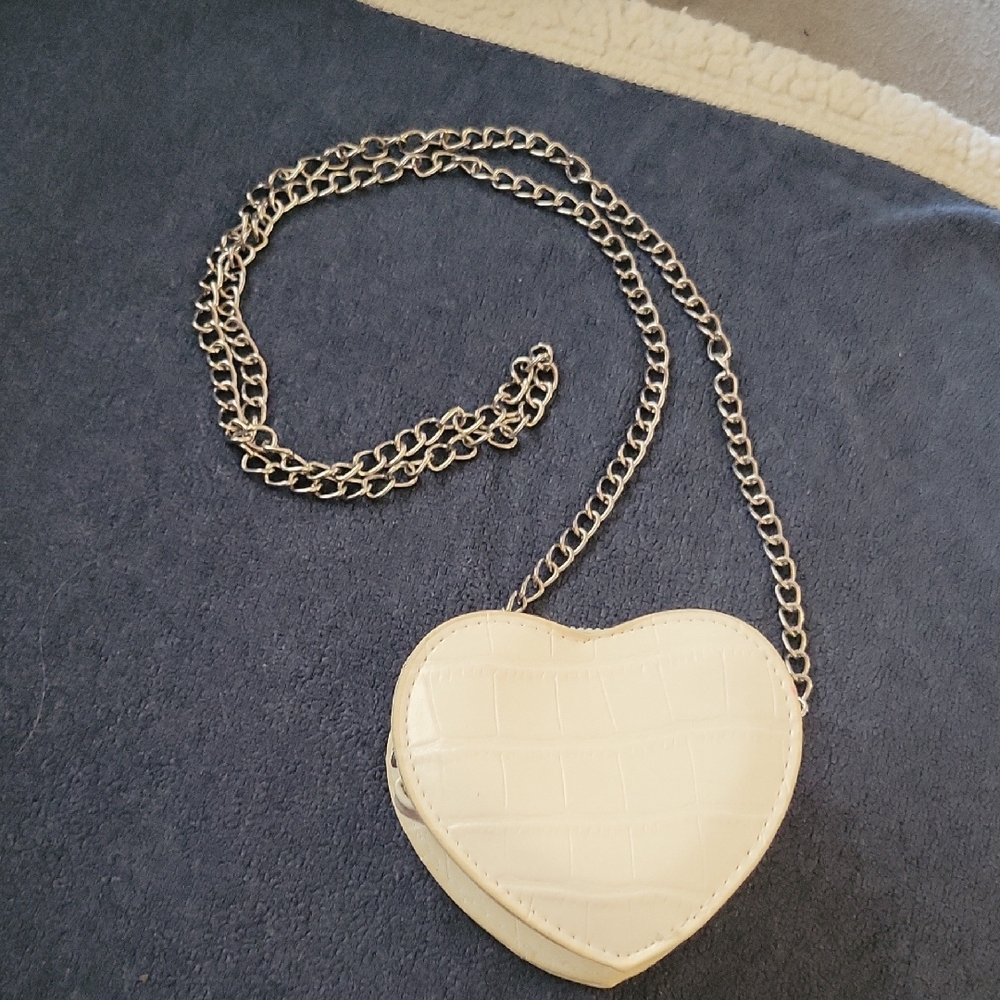 Small Heart Shaped Faux Leather Purse Metal Chain